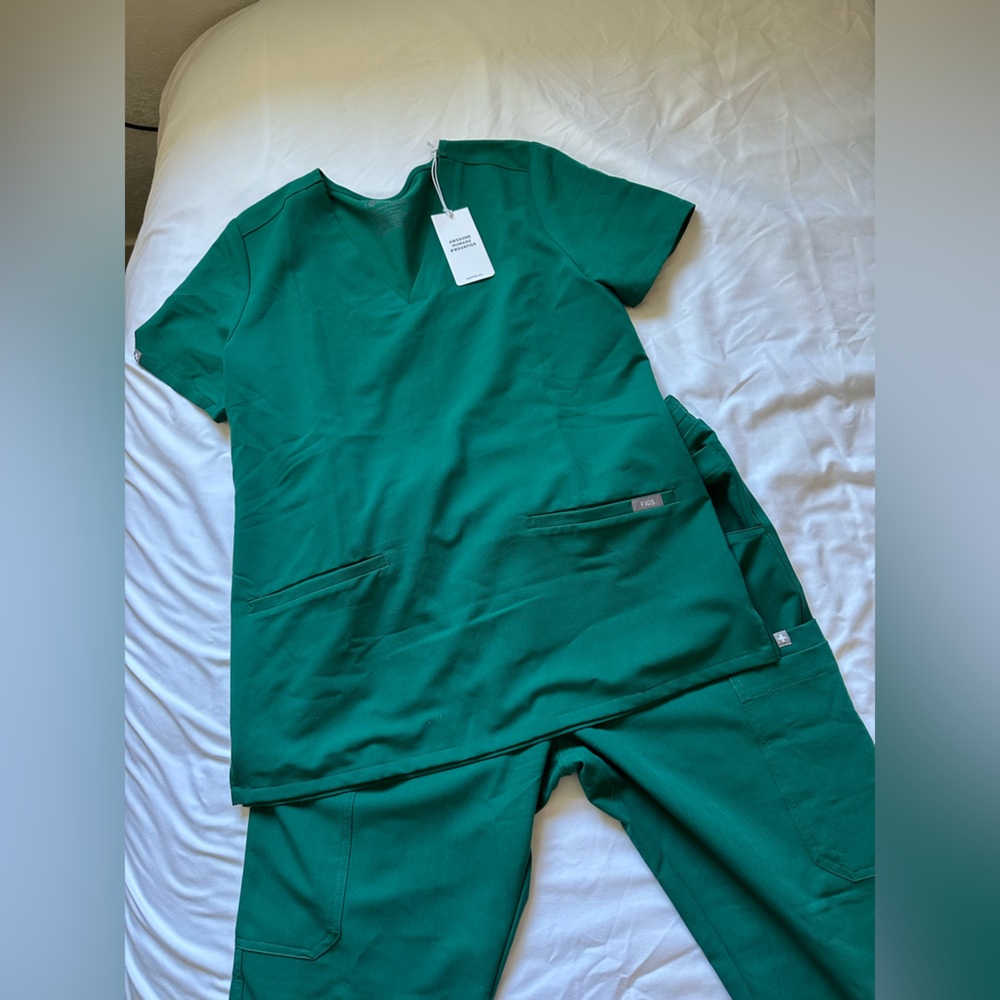 Hunter Green Figs Scrubs